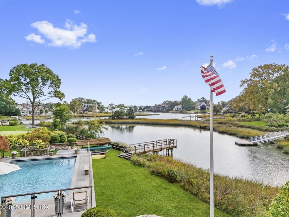 18 Shoal Point Lane Photo 2