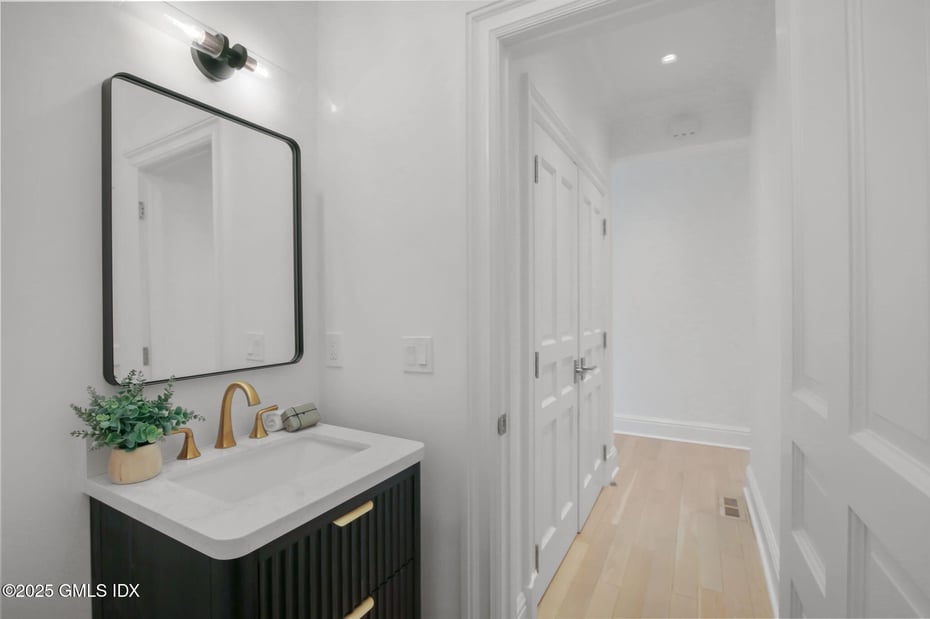 18 Shoal Point Lane Photo 9
