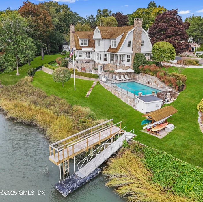 18 Shoal Point Lane Photo 1