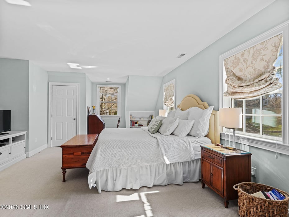 14 Pond Place Photo 32