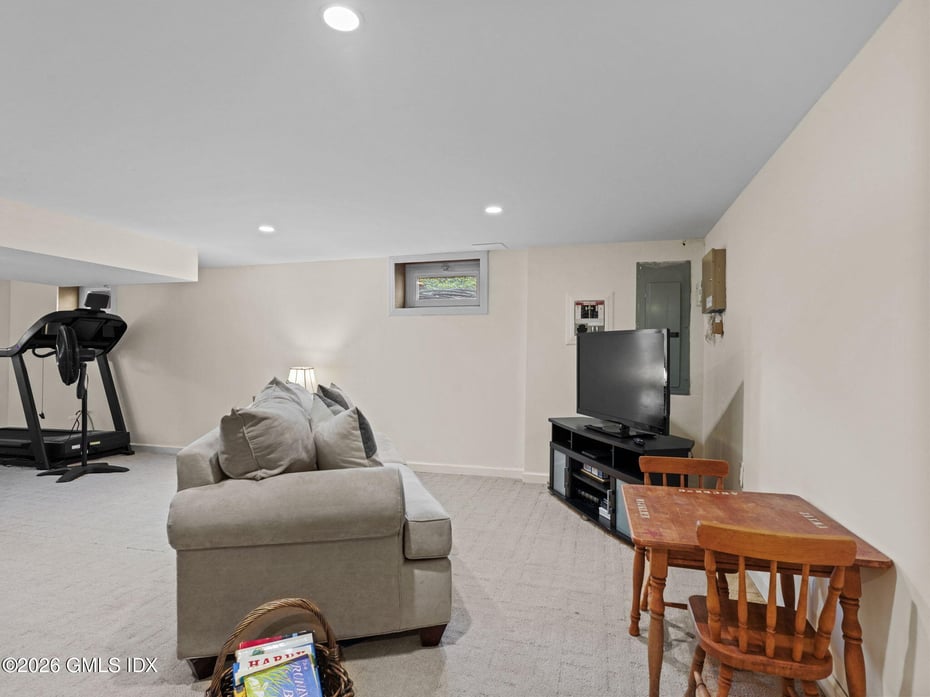 14 Pond Place Photo 33