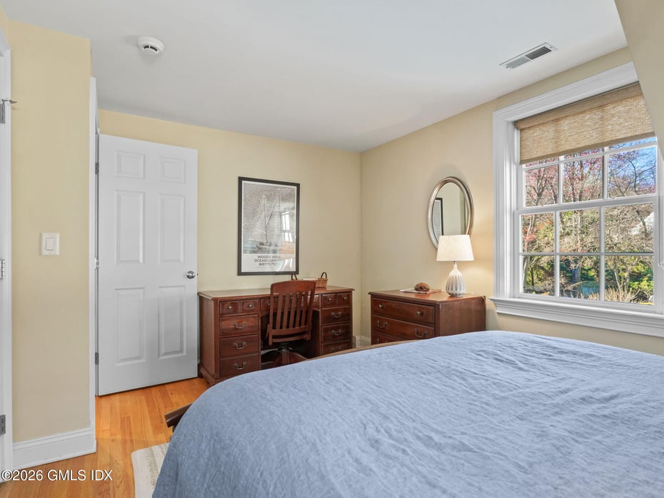 14 Pond Place Photo 24