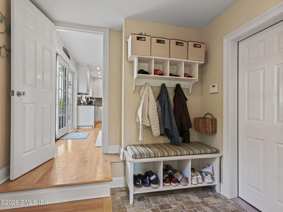 14 Pond Place Photo 17