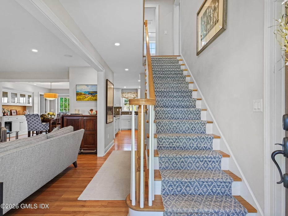 14 Pond Place Photo 4