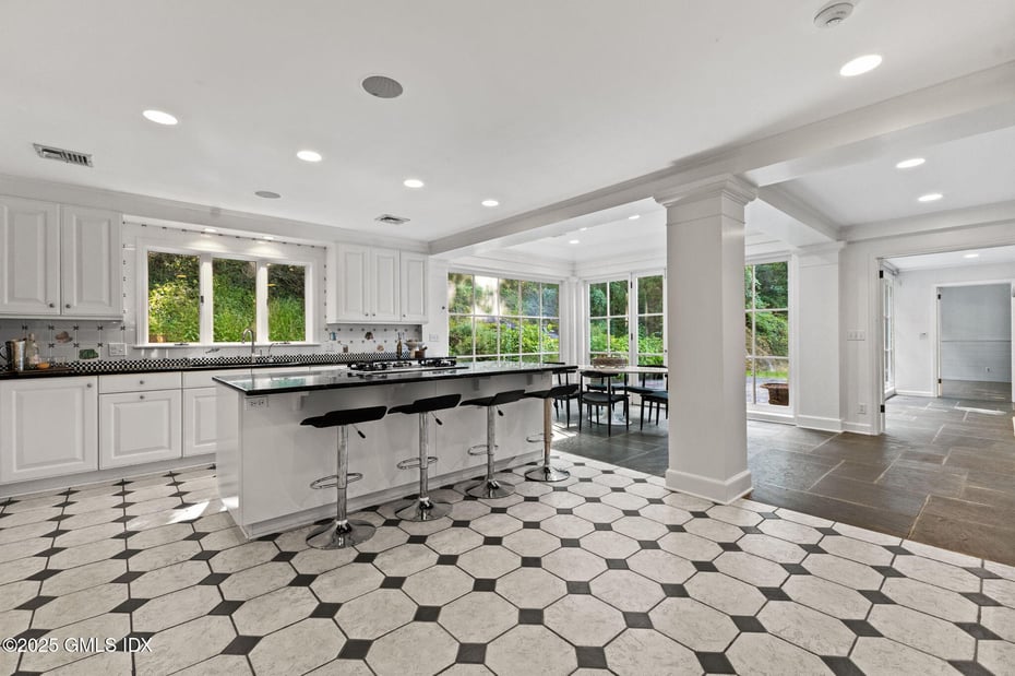 177 Indian Head Road Photo 16