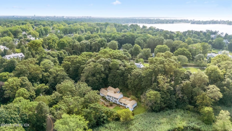 177 Indian Head Road Photo 3