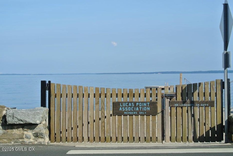 200 Shore Road Photo 32