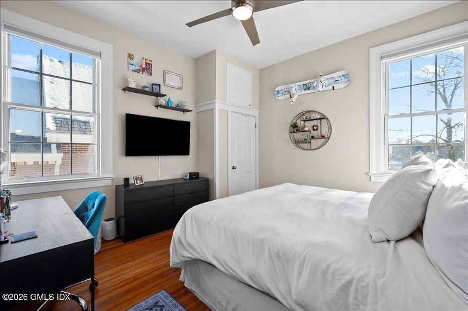 84-86 E Putnam Avenue Photo 24