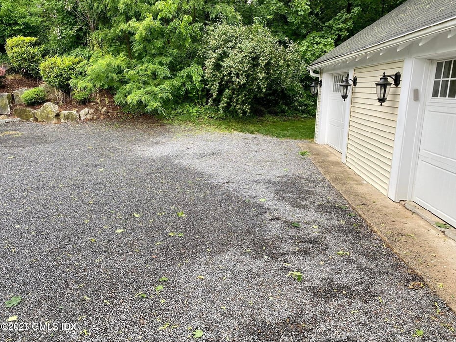 84-86 E Putnam Avenue Photo 29