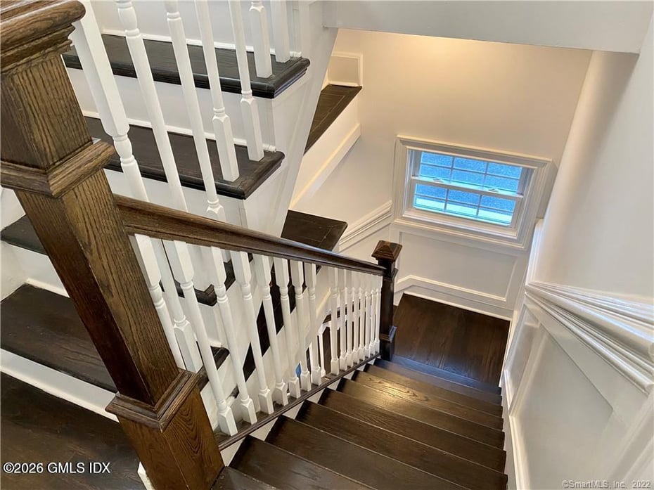 84-86 E Putnam Avenue Photo 11