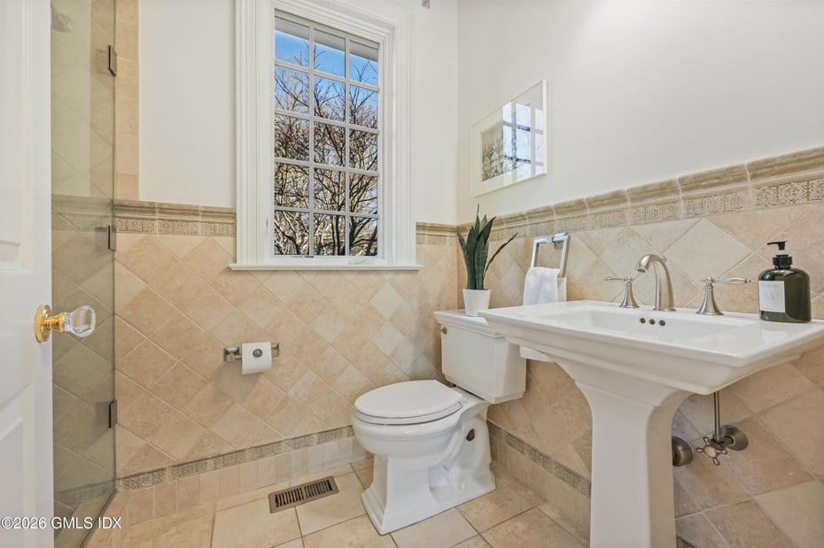 28 Irvine Road Photo 11