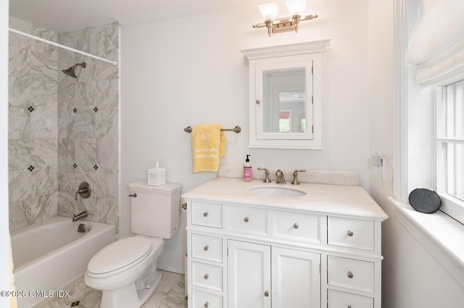 219 Orchard Street Photo 23