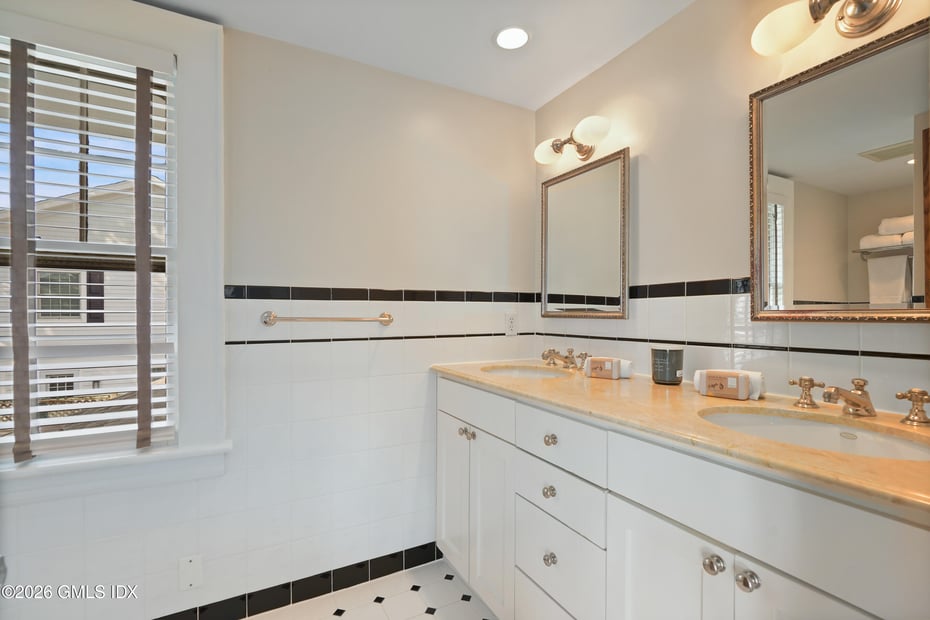 341 Sound Beach Avenue Photo 18