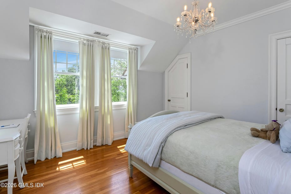 200 Shore Road Photo 16