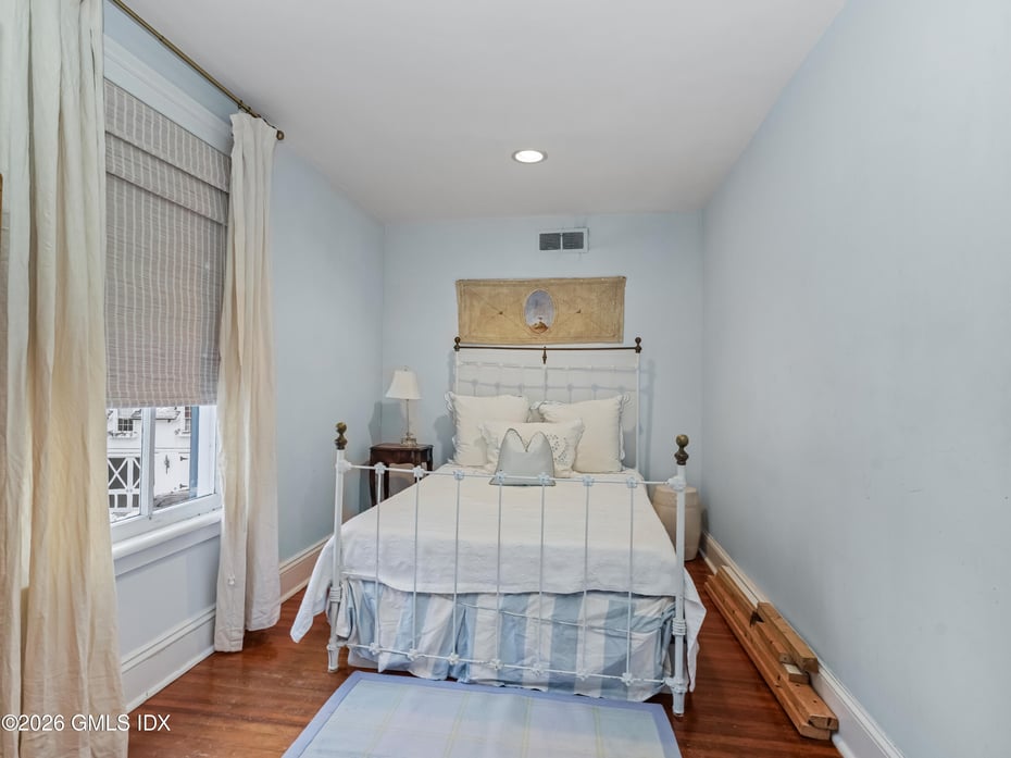 332 Riversville Road Photo 9