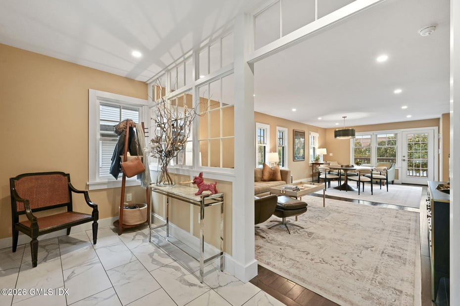 4 Miami Court Photo 4