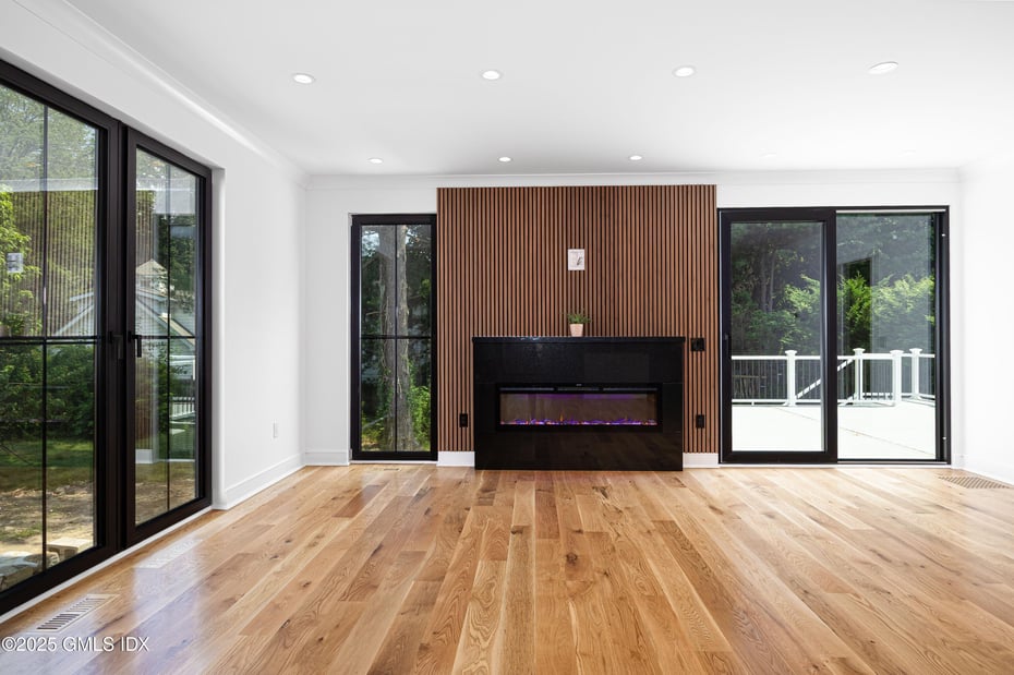 20 Sound Beach Avenue Photo 8