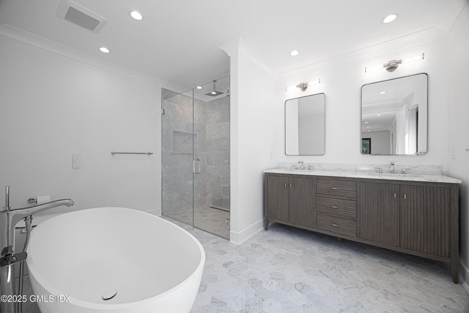 20 Sound Beach Avenue Photo 23