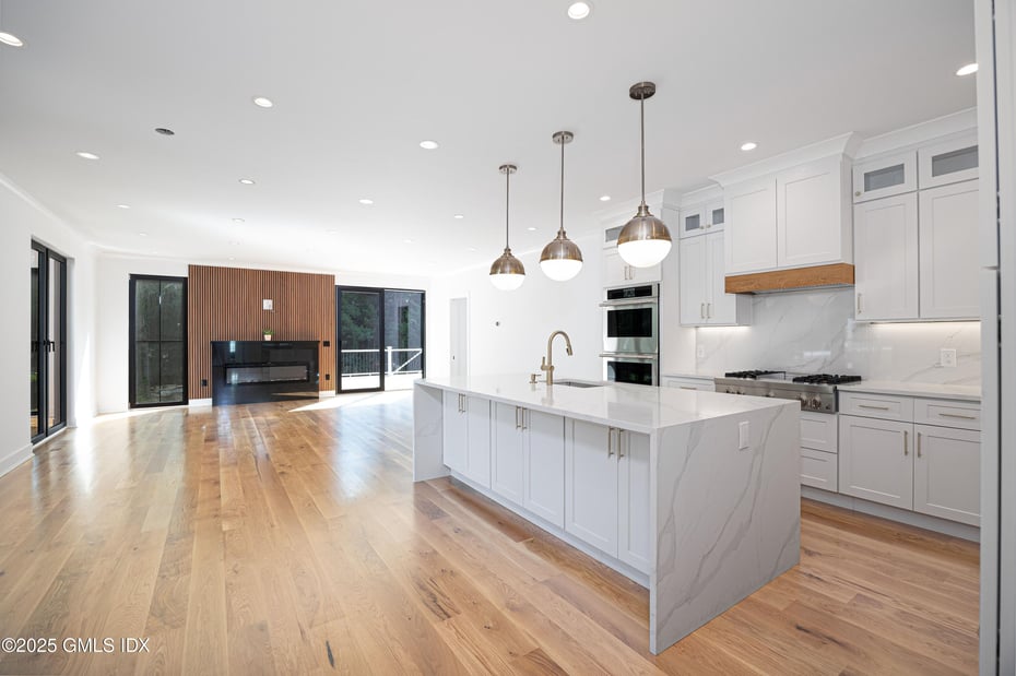 20 Sound Beach Avenue Photo 7