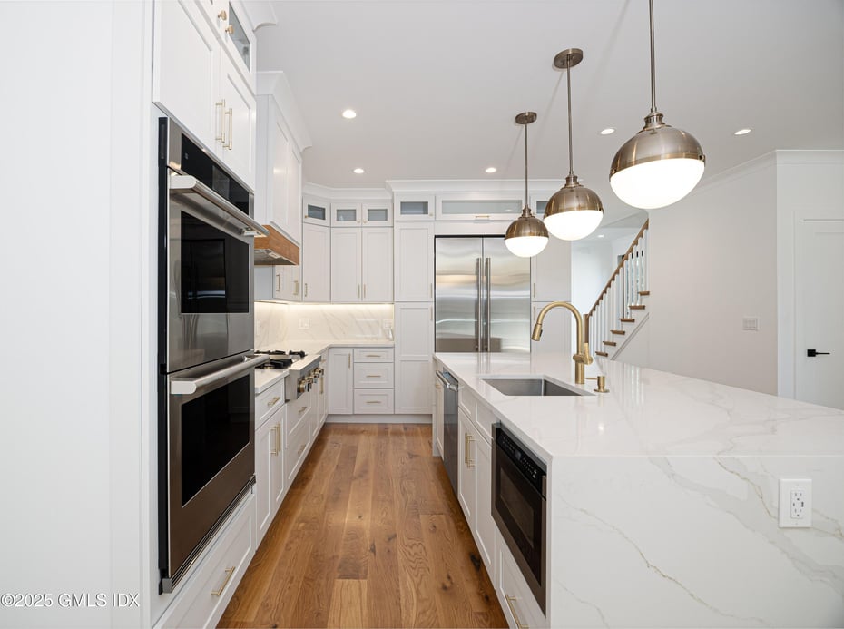 20 Sound Beach Avenue Photo 6