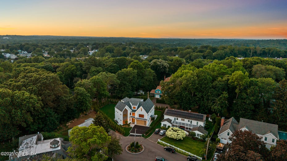 25 Dialstone Lane Photo 47