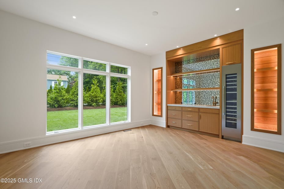 25 Dialstone Lane Photo 9