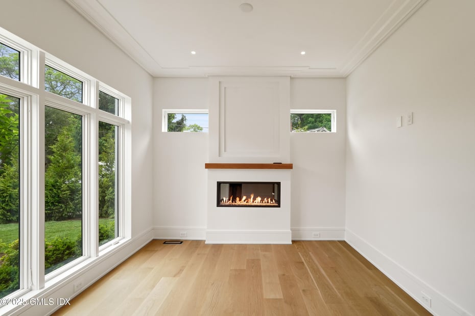 25 Dialstone Lane Photo 10