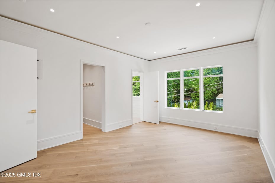 25 Dialstone Lane Photo 21