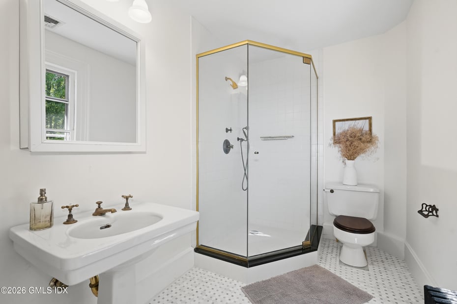 33 Mead Avenue Photo 24