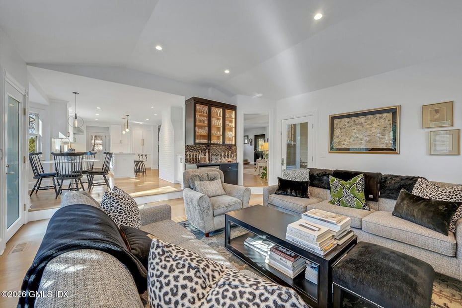 333 Sound Beach Avenue Photo 15