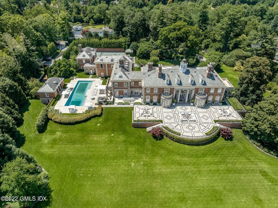 555 Lake Avenue Photo 1