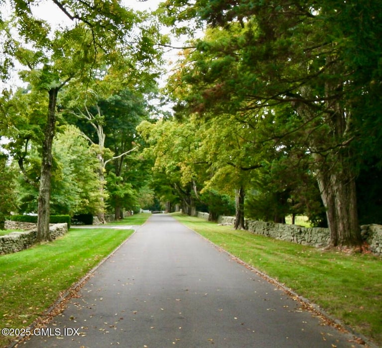 10 Cliffdale Road Photo 1