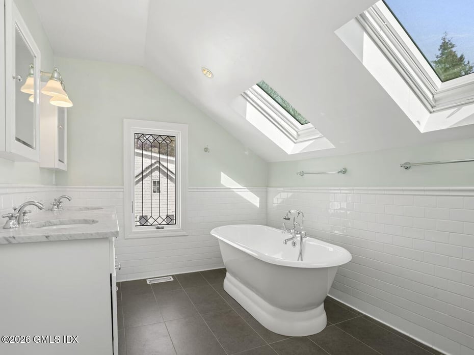 21 Lake Drive Photo 20