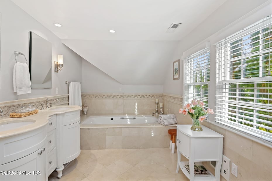 10 Verona Drive Photo 14