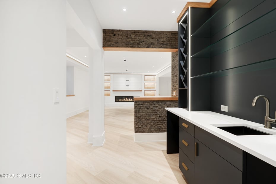 25 Dialstone Lane Photo 26