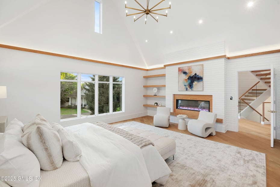 25 Dialstone Lane Photo 13