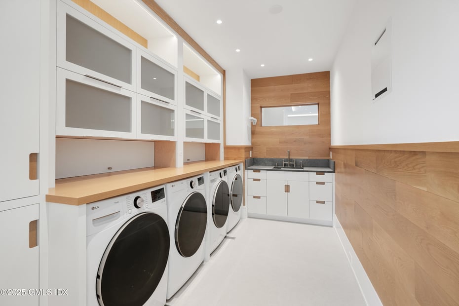 25 Dialstone Lane Photo 24