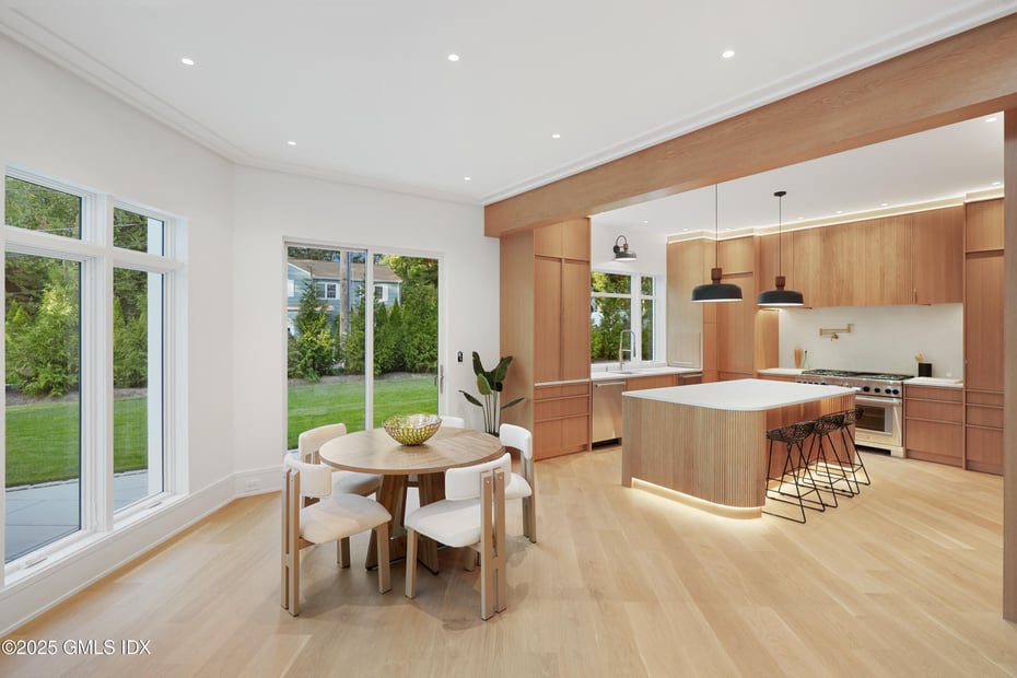 25 Dialstone Lane Photo 5