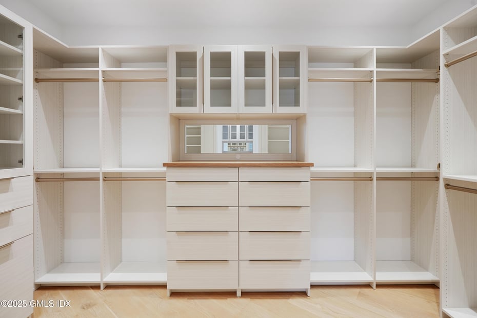 25 Dialstone Lane Photo 15