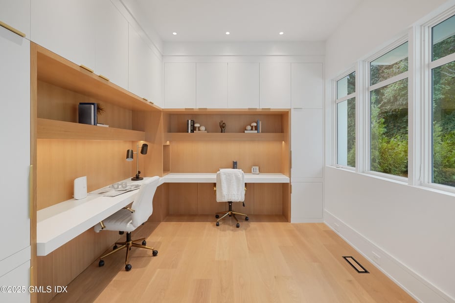 25 Dialstone Lane Photo 11