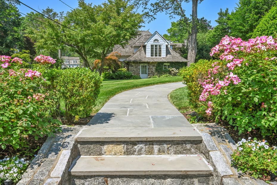 26 Glen Avon Drive Photo 5