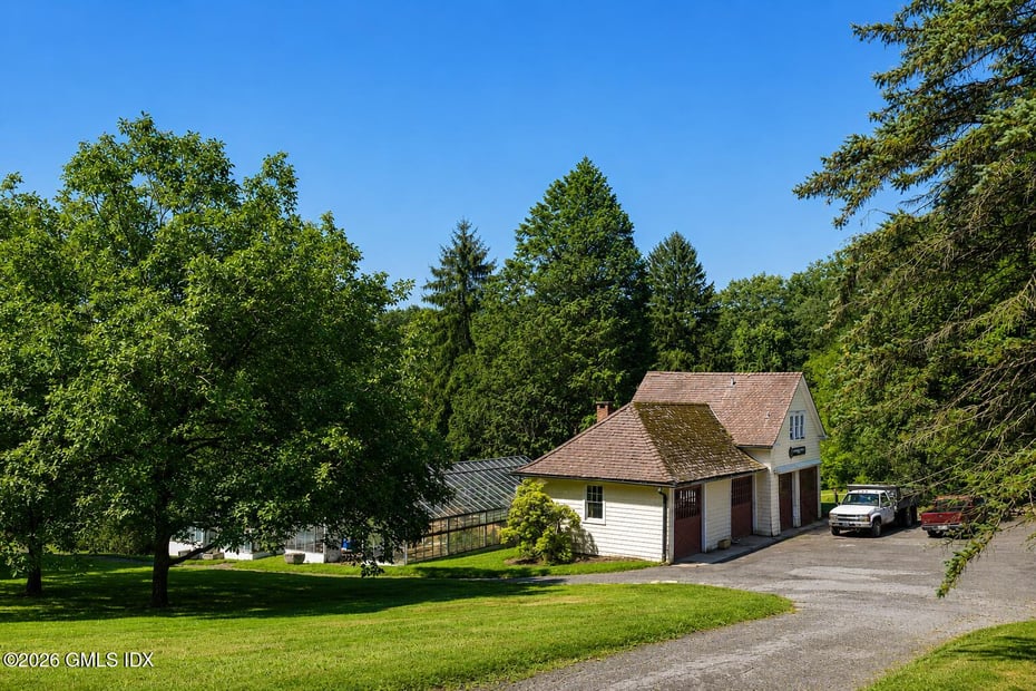 10 Cliffdale Road Photo 30