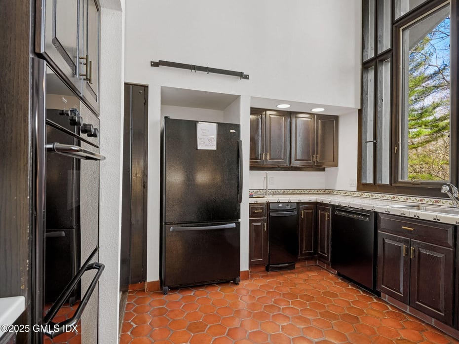 484 Cognewaugh Road Photo 14