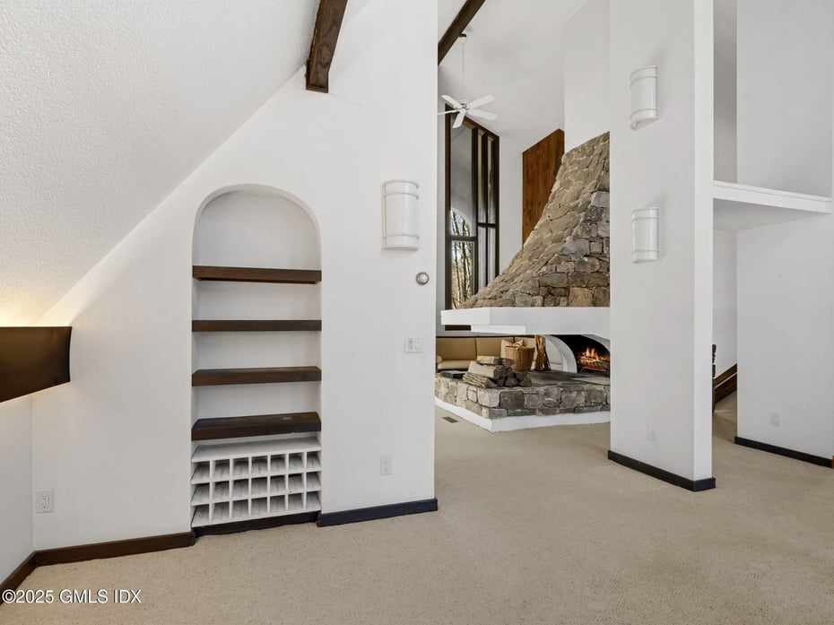 484 Cognewaugh Road Photo 11