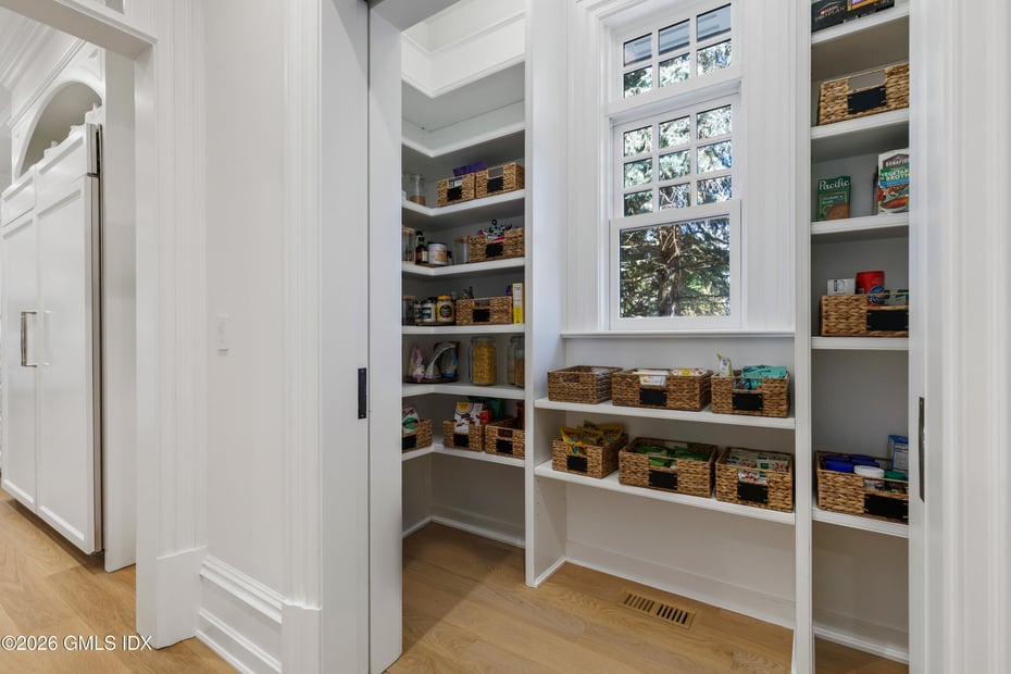 247 Riverside Avenue Photo 11