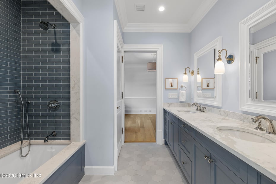 247 Riverside Avenue Photo 24