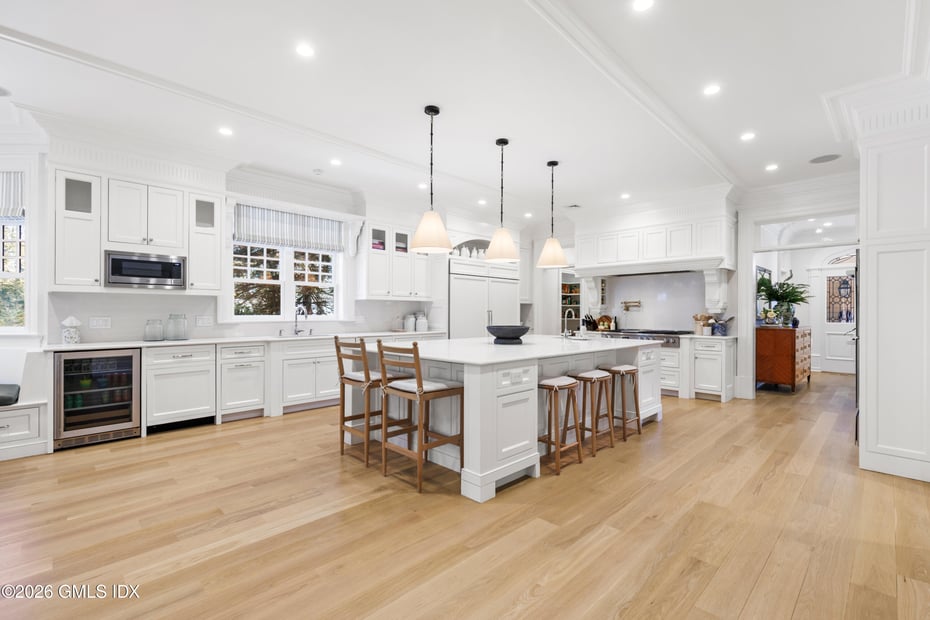 247 Riverside Avenue Photo 9