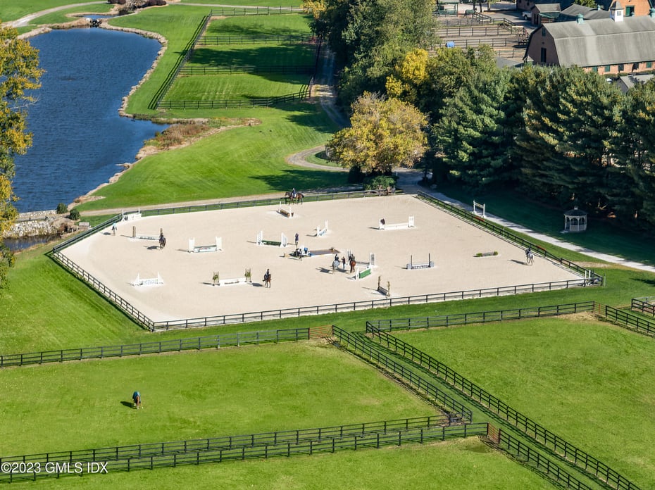 7 Equestrian Ridge Photo 3