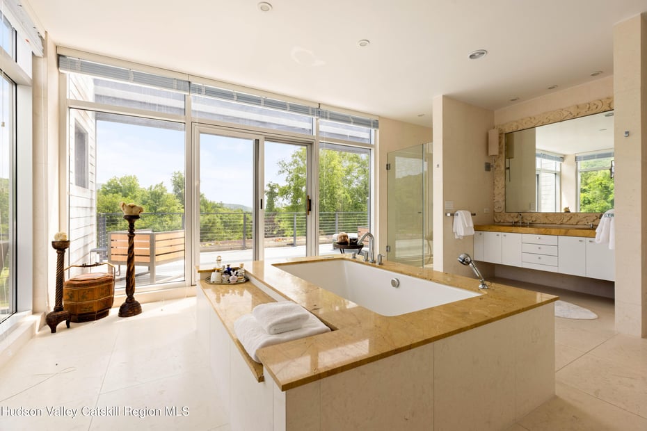 211 Mitchell Street Photo 25