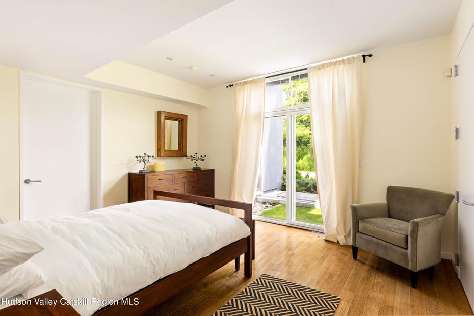 211 Mitchell Street Photo 26